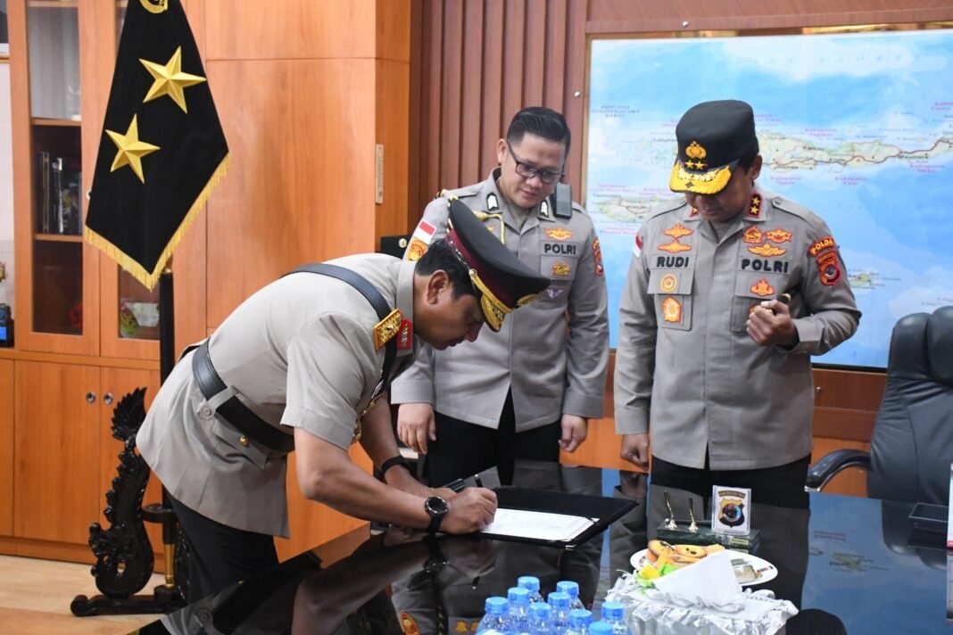 Kapolda NTT Pimpin Penyerahan Jabatan Wakapolda Kapolda NTT Pimpin Penyerahan Jabatan Wakapolda