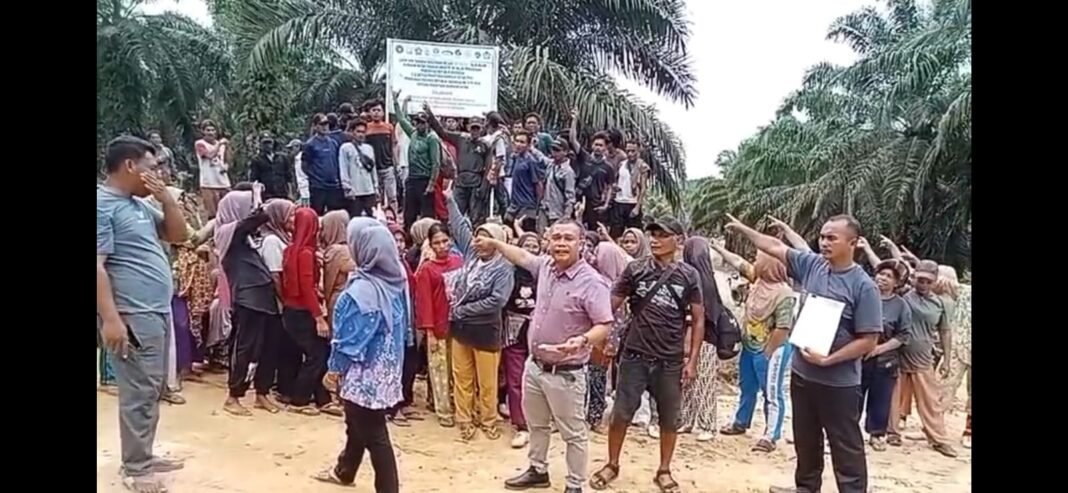 Masyarakat Luat Unterudang Minta PT Barapala Diusir Dari Lahan Warga Masyarakat Luat Unterudang Minta PT Barapala Diusir Dari Lahan Warga