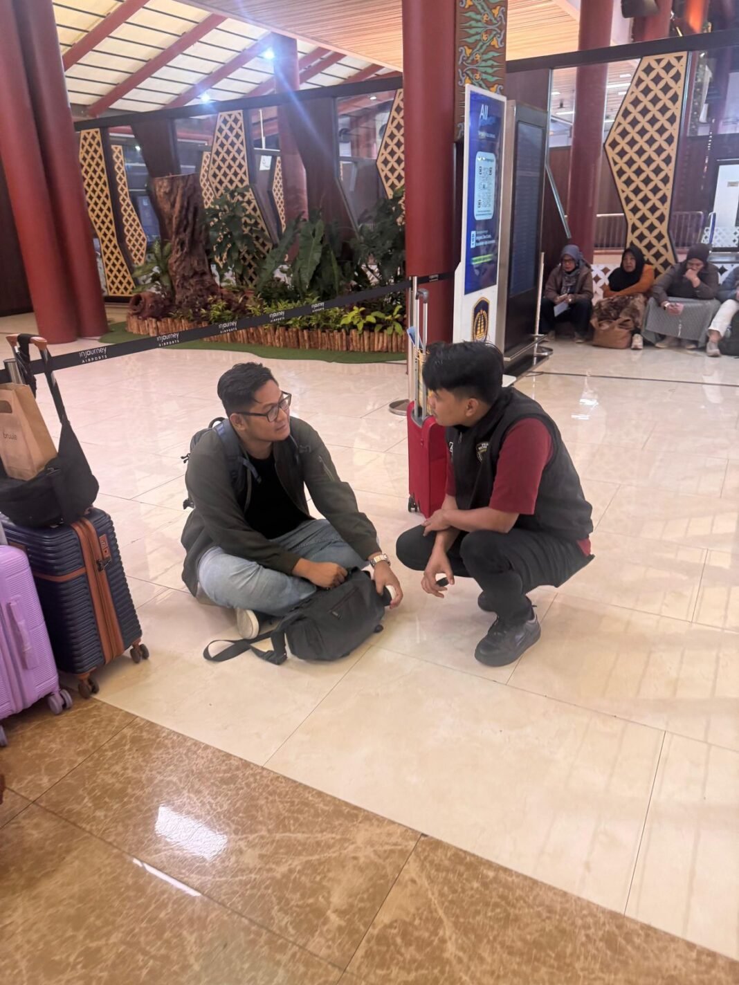 *Musim Haji 2026, Satgas Haji Polri Terus Lindungi Masyarakat dari Praktik Haji Non-Prosedural* *Musim Haji 2026, Satgas Haji Polri Terus Lindungi Masyarakat dari Praktik Haji Non-Prosedural*
