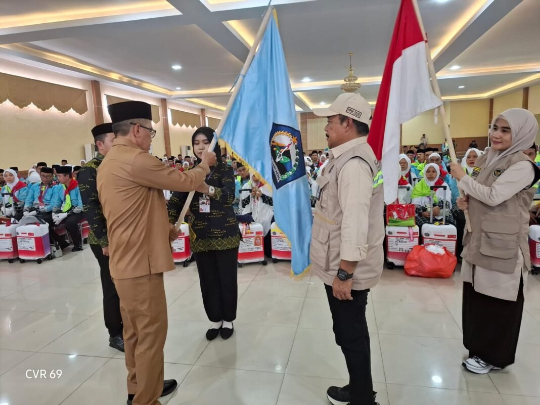 Pemkab Bantaeng Resmi Lepas Jamaah Calon Haji Kloter 42 Embarkasi Makassar Pemkab Bantaeng Resmi Lepas Jamaah Calon Haji Kloter 42 Embarkasi Makassar