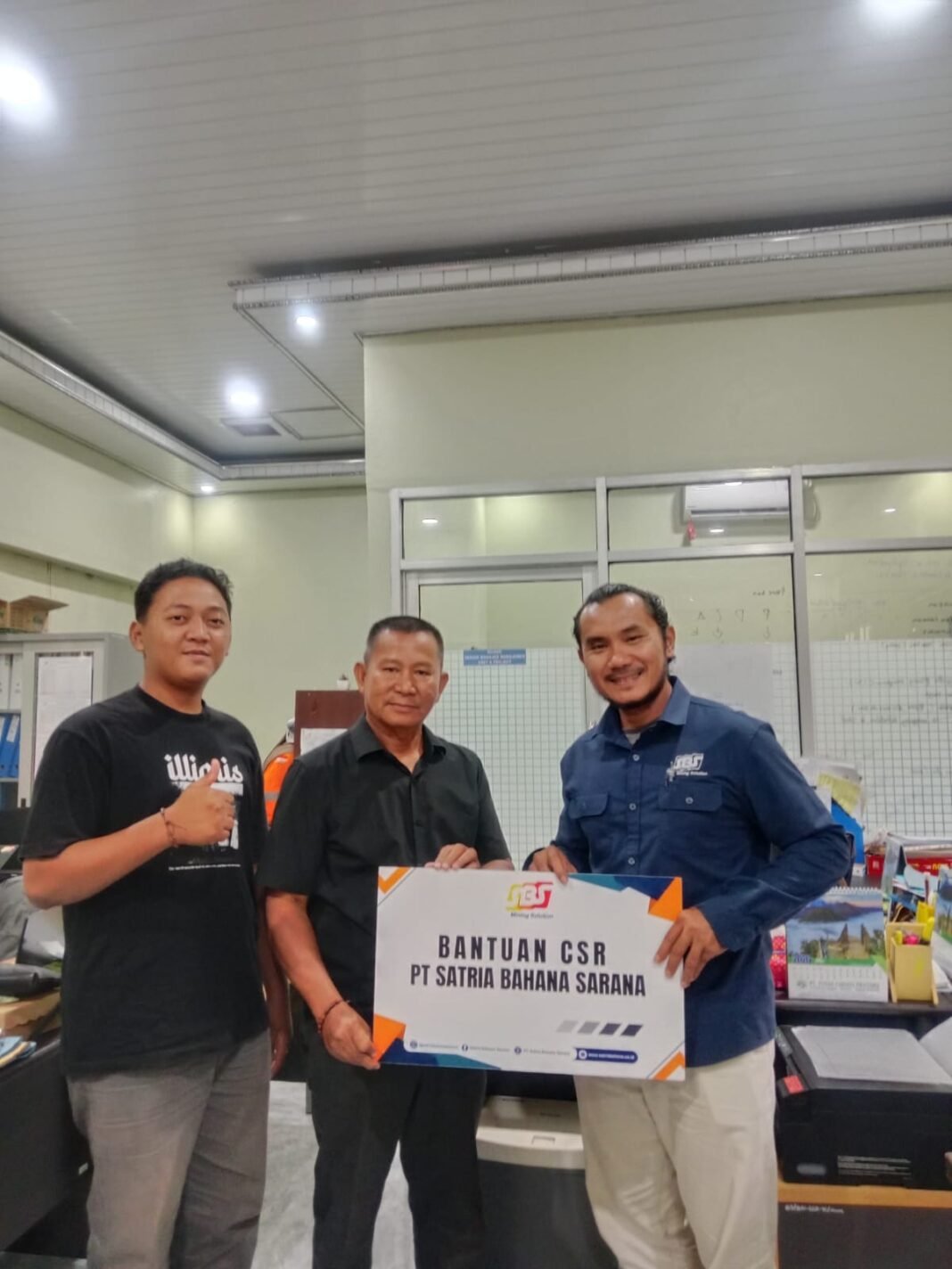 PT SBS Salurkan Bantuan Dana untuk Panitia Kurban Masjid At-Taqwa Tanjung Enim PT SBS Salurkan Bantuan Dana untuk Panitia Kurban Masjid At-Taqwa Tanjung Enim