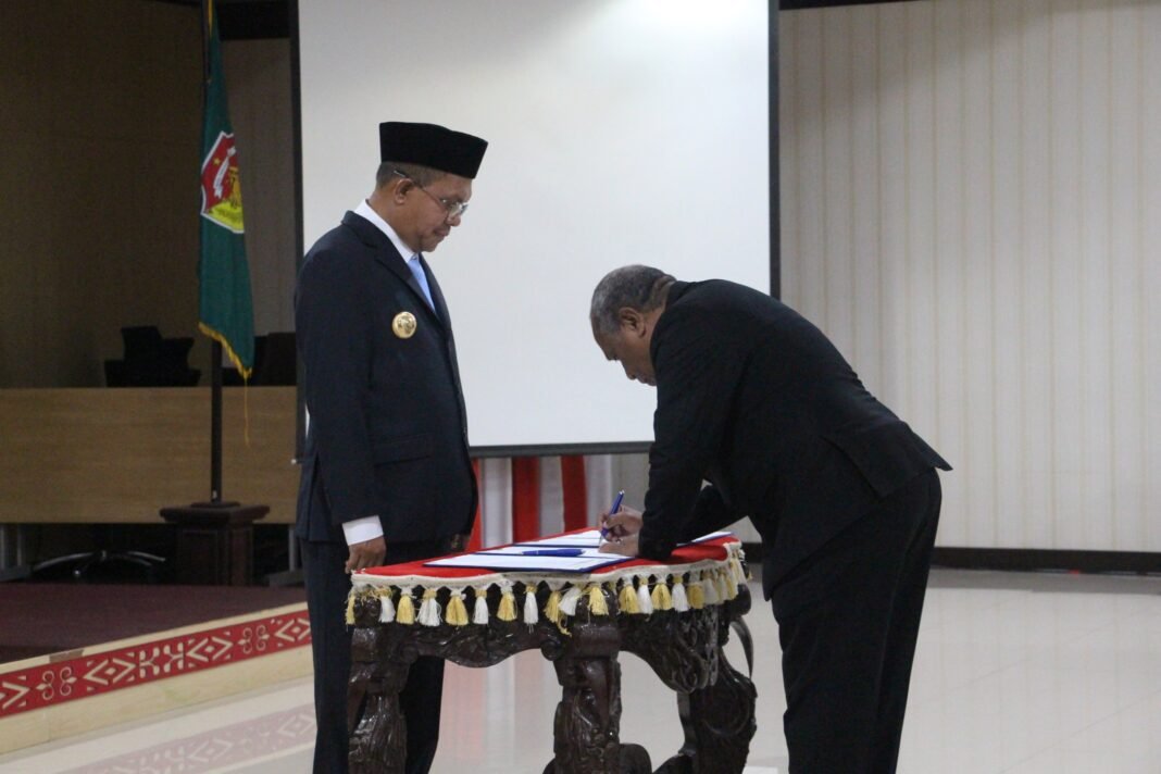 Gubernur Melki Laka Lena: BUMD Harus Menjadi Motor Pertumbuhan Ekonomi Daerah Gubernur Melki Laka Lena: BUMD Harus Menjadi Motor Pertumbuhan Ekonomi Daerah