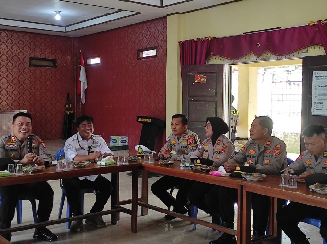 NGOPI TAWAR di Desa Kampung Bogor, Kapolres Kepahiang Serap Aspirasi Warga Jaga Kamtibmas NGOPI TAWAR di Desa Kampung Bogor, Kapolres Kepahiang Serap Aspirasi Warga Jaga Kamtibmas