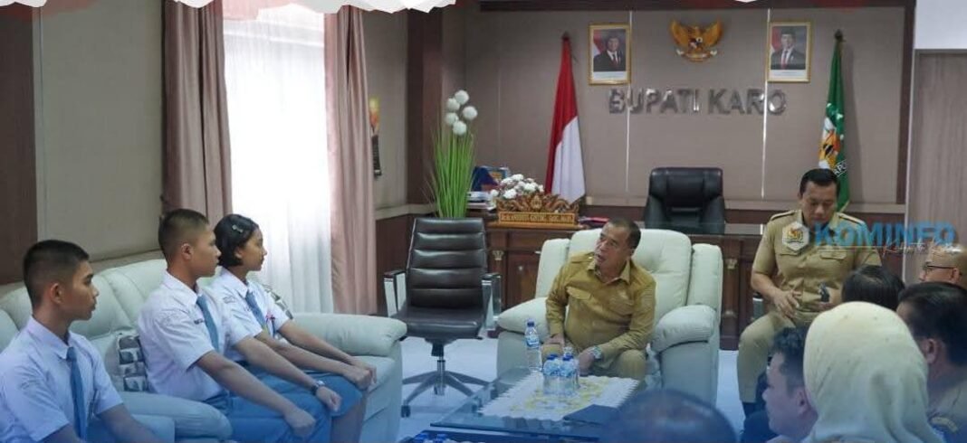 Bupati Karo Terima Audiensi Calon Paskibraka Kabupaten Karo, Dukung Menuju Tingkat Provinsi dan Nasional Bupati Karo Terima Audiensi Calon Paskibraka Kabupaten Karo, Dukung Menuju Tingkat Provinsi dan Nasional