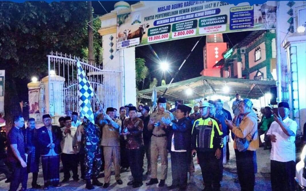 Bupati Karo Lepas Pawai Takbiran Sambut Hari Raya Iduladha 1447 Hijriah Bupati Karo Lepas Pawai Takbiran Sambut Hari Raya Iduladha 1447 Hijriah