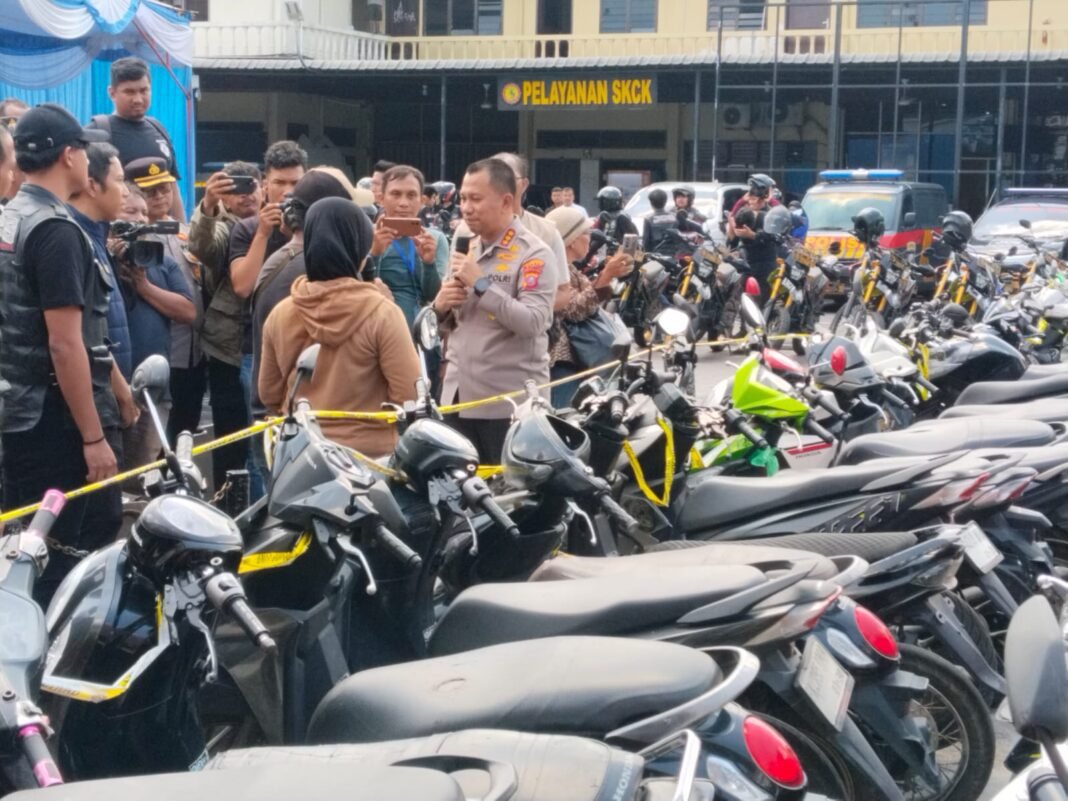 Polrestabes Medan Amankan 138 Kendaraan Bermotor dari 8 Gudang Polrestabes Medan Amankan 138 Kendaraan Bermotor dari 8 Gudang