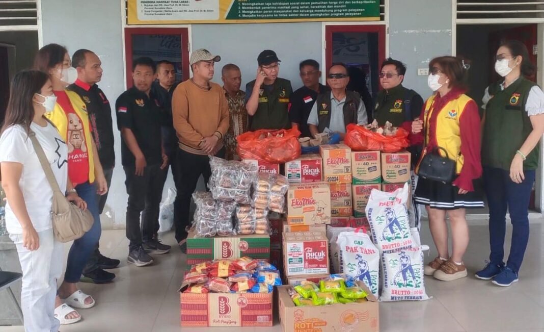 KISS dan LSM TKN Beserta YLMI Gelar Baksos ke Tunas Laras Berastagi KISS dan LSM TKN Beserta YLMI Gelar Baksos ke Tunas Laras Berastagi