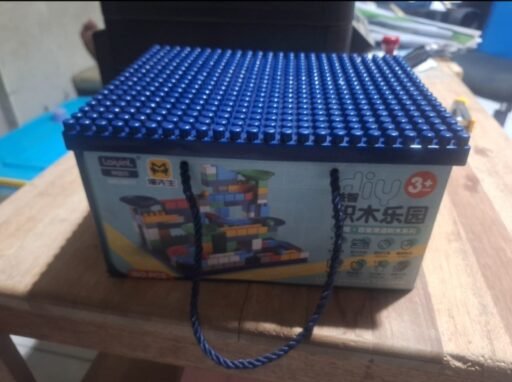 *Polisi Amankan Pria Diduga Curi Barang dari Mobil Box SAP Express di Cilincing* *Polisi Amankan Pria Diduga Curi Barang dari Mobil Box SAP Express di Cilincing*