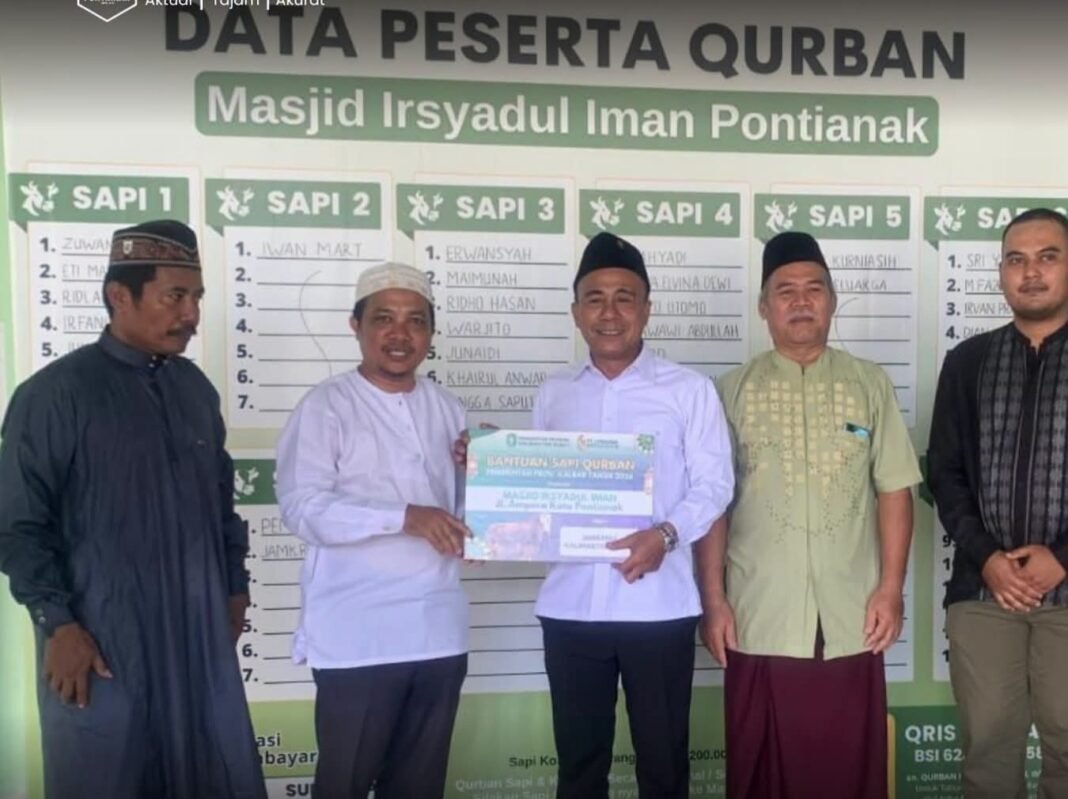 Perkuat Semangat Berbagi, Wagub Kalbar Datangi Masjid dan Ponpes Salurkan Bantuan Kurban Perkuat Semangat Berbagi, Wagub Kalbar Datangi Masjid dan Ponpes Salurkan Bantuan Kurban