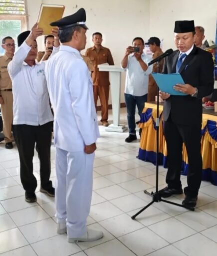 H Abdul Kodir Resmi Dilantik Jadi Kuwu PAW Desa Kaplongan Periode 2026-2029 H Abdul Kodir Resmi Dilantik Jadi Kuwu PAW Desa Kaplongan Periode 2026-2029