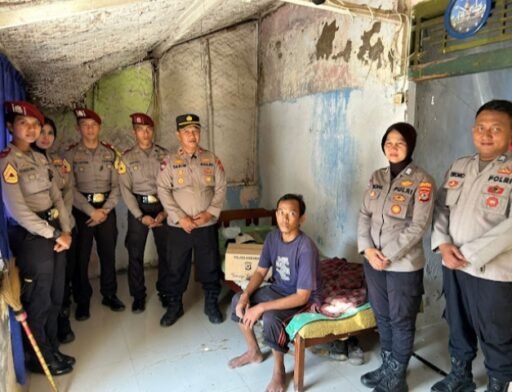 Sambut HUT Bhayangkara ke-80, Aksi Sosial Polres Indramayu Wujud Nyata Polri Hadir Untuk Masyarakat Sambut HUT Bhayangkara ke-80, Aksi Sosial Polres Indramayu Wujud Nyata Polri Hadir Untuk Masyarakat