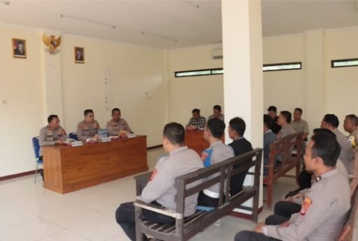 Kapolres Indramayu Laksanakan Kunjungan Kerja ke Empat Polsek Jajaran Kapolres Indramayu Laksanakan Kunjungan Kerja ke Empat Polsek Jajaran