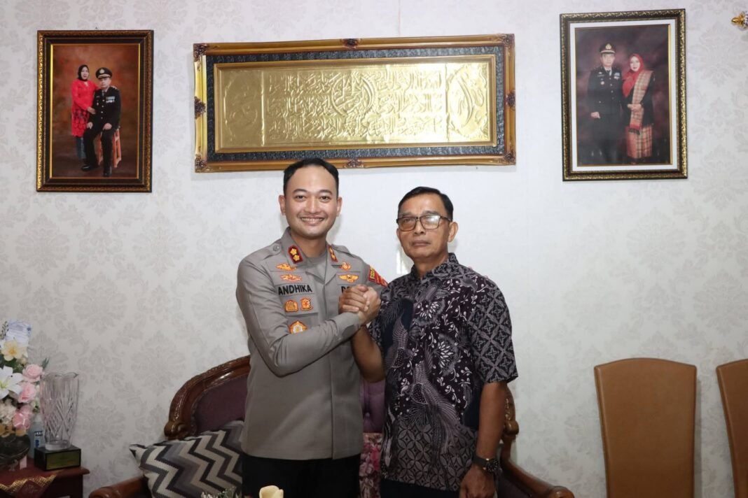 Perkuat Sinergi dengan Masyarakat, Kapolres Sekadau Gelar Kunjungan Silaturahmi Perkuat Sinergi dengan Masyarakat, Kapolres Sekadau Gelar Kunjungan Silaturahmi