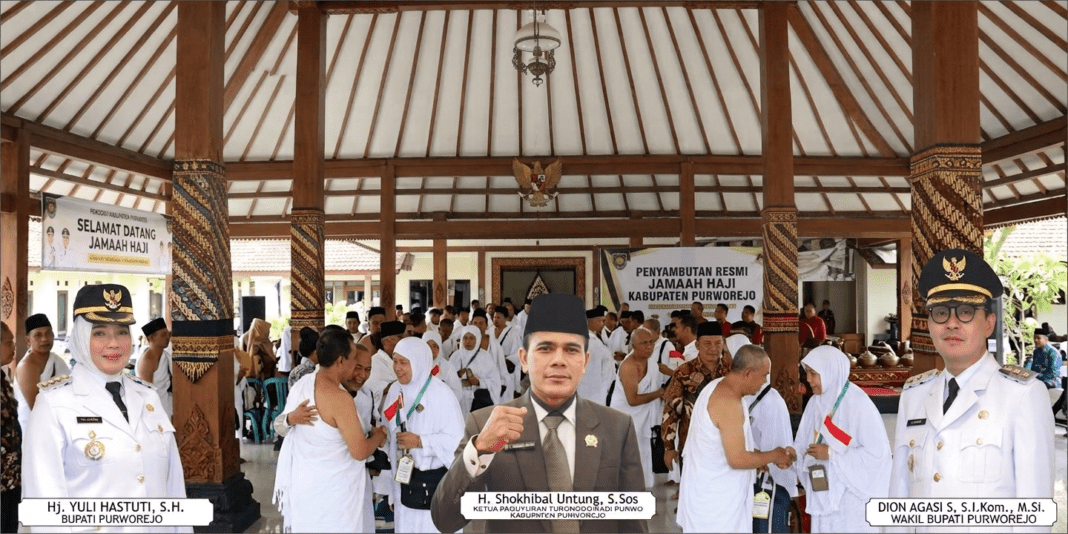 Ketua FPKB DPRD Purworejo H. Sokhibal Untung S.Sos Turut Sambut Kepulangan Jemaah Haji Kloter 25 di Purworejo Ketua FPKB DPRD Purworejo H. Sokhibal Untung S.Sos Turut Sambut Kepulangan Jemaah Haji Kloter 25 di Purworejo