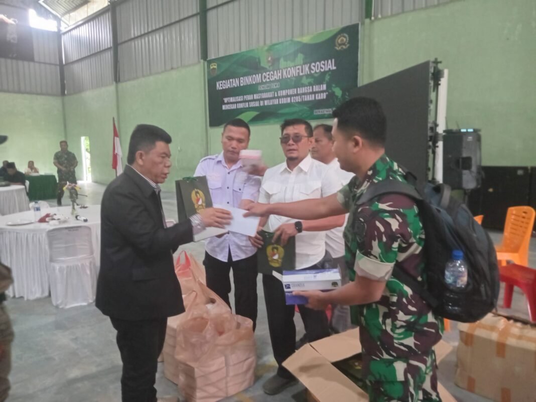 Antusias Masyarakat Cukup Tinggi Untuk Wujudkan Keamanan dan Ketertiban Melalui Binkom di Kodim 0205/TK Antusias Masyarakat Cukup Tinggi Untuk Wujudkan Keamanan dan Ketertiban Melalui Binkom di Kodim 0205/TK