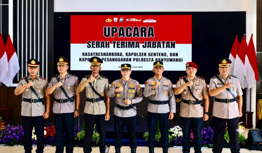 Resmi Berganti, Kompol Angga Perdana Brahmada Kini Jabat Kasatresnarkoba Polresta Banyuwangi Resmi Berganti, Kompol Angga Perdana Brahmada Kini Jabat Kasatresnarkoba Polresta Banyuwangi