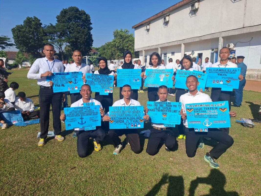 Kodaeral XII Antar 11 Calon Bintara Terbaik Lolos Seleksi Pusat TNI AL Gelombang II TA 2026 Kodaeral XII Antar 11 Calon Bintara Terbaik Lolos Seleksi Pusat TNI AL Gelombang II TA 2026