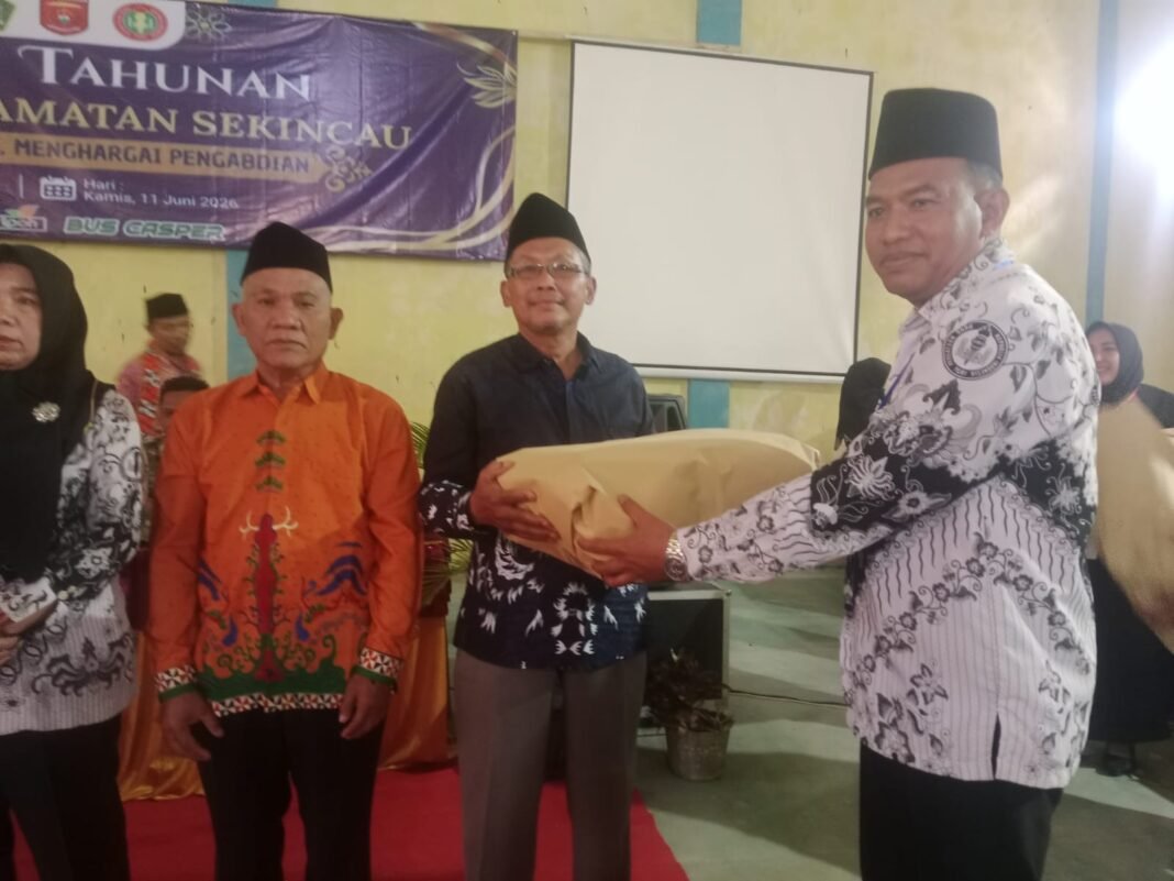 Ketua PGRI Sekincau: Kebersamaan Guru Menjadi Kunci Kemajuan Pendidikan Ketua PGRI Sekincau: Kebersamaan Guru Menjadi Kunci Kemajuan Pendidikan