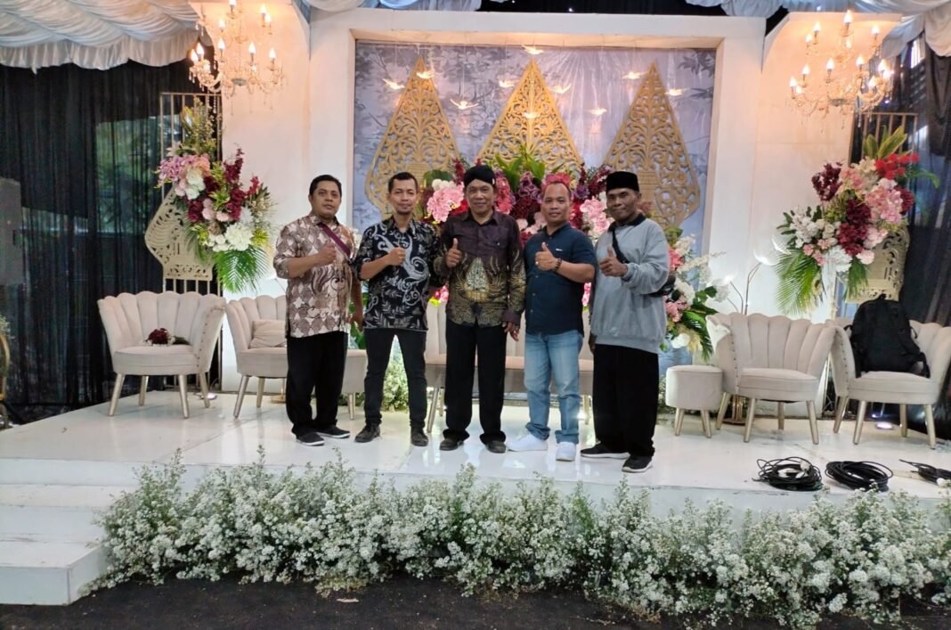PAKUREJO, PWRI, dan IWOI Hadiri Pernikahan di Semawung Kembaran, Kecamatan Kutoarjo PAKUREJO, PWRI, dan IWOI Hadiri Pernikahan di Semawung Kembaran, Kecamatan Kutoarjo