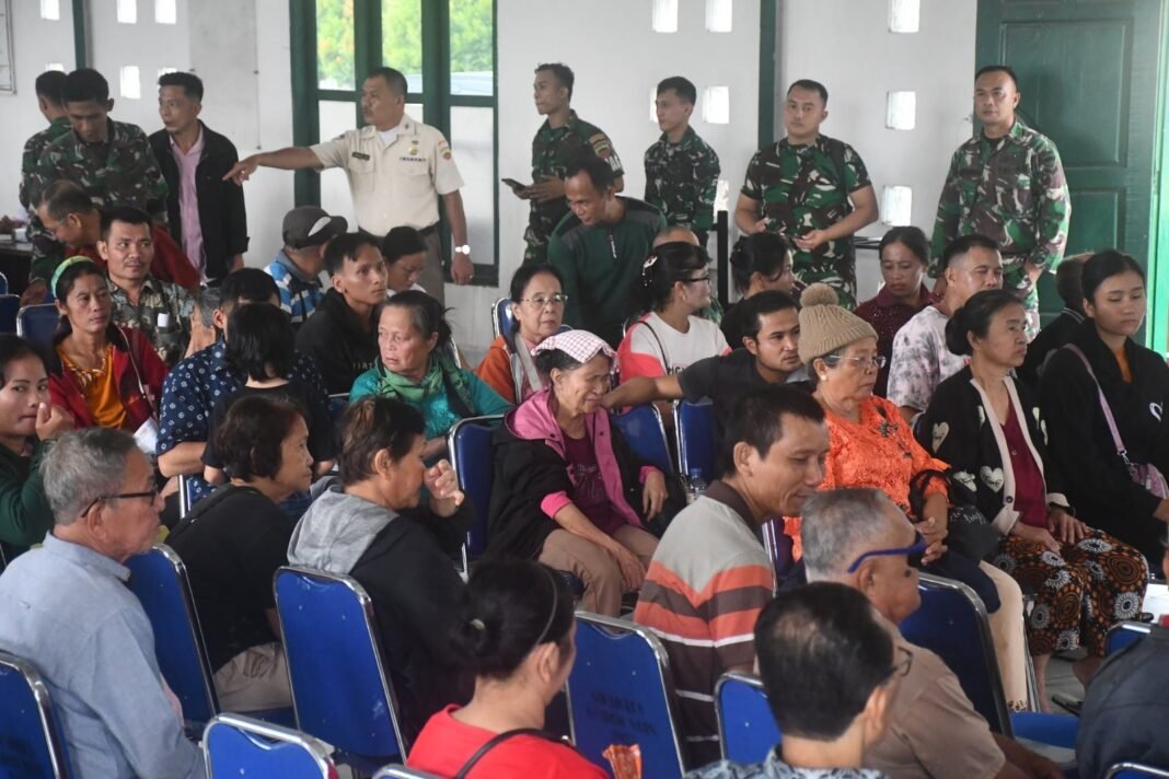 Bakti Kesehatan TNI AD untuk Rakyat Kepulauan Nias Disambut Antusias Warga Bakti Kesehatan TNI AD untuk Rakyat Kepulauan Nias Disambut Antusias Warga