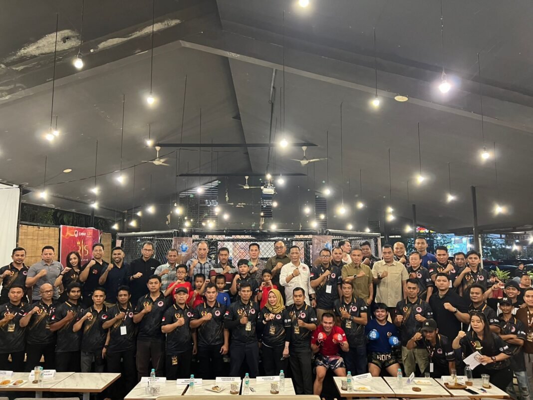 Kodaeral XII Dukung Pembinaan Atlet Muda melalui Kehadiran pada Exhibition Night IBCA MMA Kalbar Kodaeral XII Dukung Pembinaan Atlet Muda melalui Kehadiran pada Exhibition Night IBCA MMA Kalbar