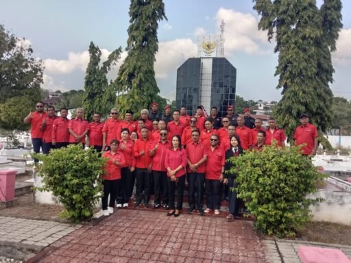 DPD PDI Perjuangan NTT Gelar Apel Siaga Bulan Bung Karno 2026: “Warisi Apinya, Jangan Abunya” DPD PDI Perjuangan NTT Gelar Apel Siaga Bulan Bung Karno 2026: “Warisi Apinya, Jangan Abunya”