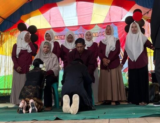Penuh Haru dan Meriah, Pelepasan siswa Kelas VI SDN Cikaum Jaya Diwarnai Prosesi Sungkem dan Pentas Seni Penuh Haru dan Meriah, Pelepasan siswa Kelas VI SDN Cikaum Jaya Diwarnai Prosesi Sungkem dan Pentas Seni