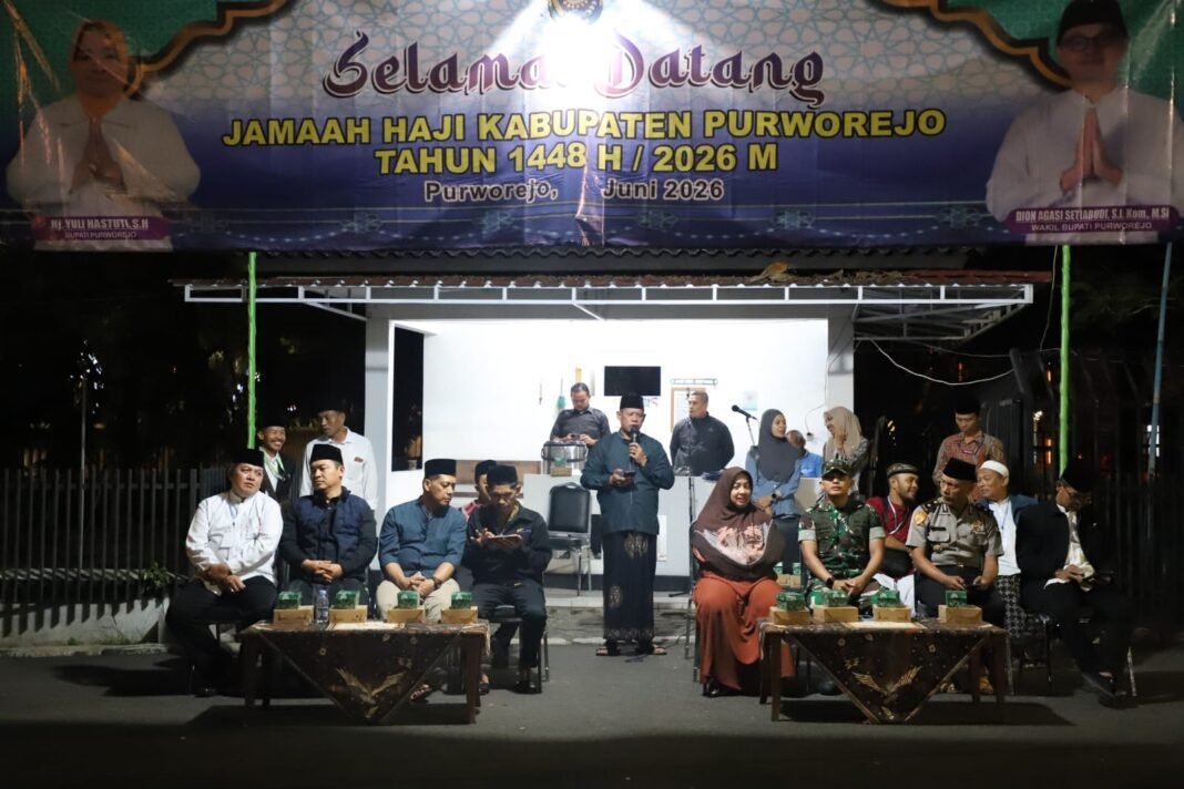 Pulang dari Tanah Suci: Kloter 24 Jemaah Haji Purworejo Disambut Haru Keluarga Pulang dari Tanah Suci: Kloter 24 Jemaah Haji Purworejo Disambut Haru Keluarga