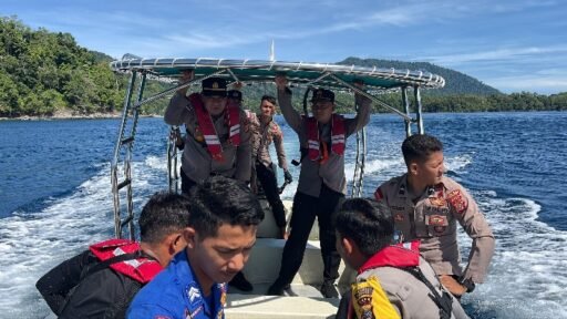 Kapolres Sabang Bersama Masyarakat Bersihkan Jaring Pukat di Perairan Wisata Iboih | Kompas.sbs.-News. Kapolres Sabang Bersama Masyarakat Bersihkan Jaring Pukat di Perairan Wisata Iboih | Kompas.sbs.-News.