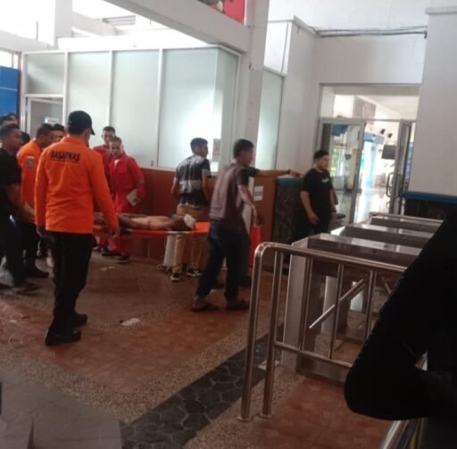 Ledakkan di Ruang Mesin Kapal Aceh Hebat 2,Korban Luka Bakar Dirawat di RSUDZA Banda Aceh | Kompas.abs. Ledakkan di Ruang Mesin Kapal Aceh Hebat 2,Korban Luka Bakar Dirawat di RSUDZA Banda Aceh | Kompas.abs.