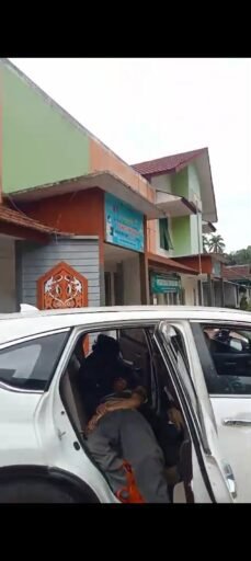 Puskesmas Masih Tutup, Diduga Tidak Ada Petugas Piket, Pria Paruh Baya Warga Sungai Raya Dinyatakan Meninggal Puskesmas Masih Tutup, Diduga Tidak Ada Petugas Piket, Pria Paruh Baya Warga Sungai Raya Dinyatakan Meninggal
