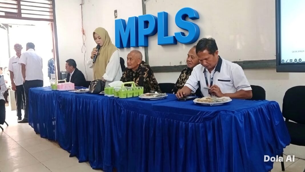 Awali Tahun Ajaran Baru, SMK Negeri 1 Way Tenong Gelar MPLS dan Perkuat Sinergi dengan Wali Murid Awali Tahun Ajaran Baru, SMK Negeri 1 Way Tenong Gelar MPLS dan Perkuat Sinergi dengan Wali Murid