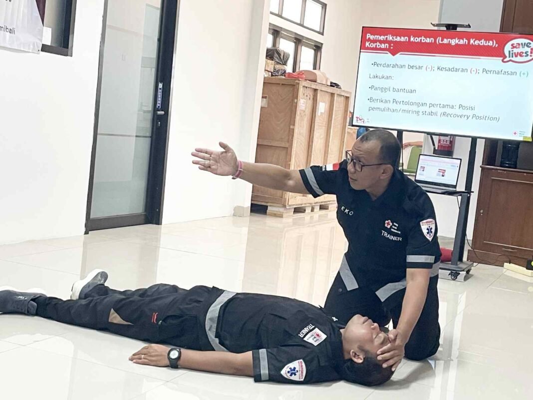Perkuat Kesiapsiagaan, PMI Provinsi Bali Gelar Latihan Pertolongan Pertama bagi Staf Perkuat Kesiapsiagaan, PMI Provinsi Bali Gelar Latihan Pertolongan Pertama bagi Staf
