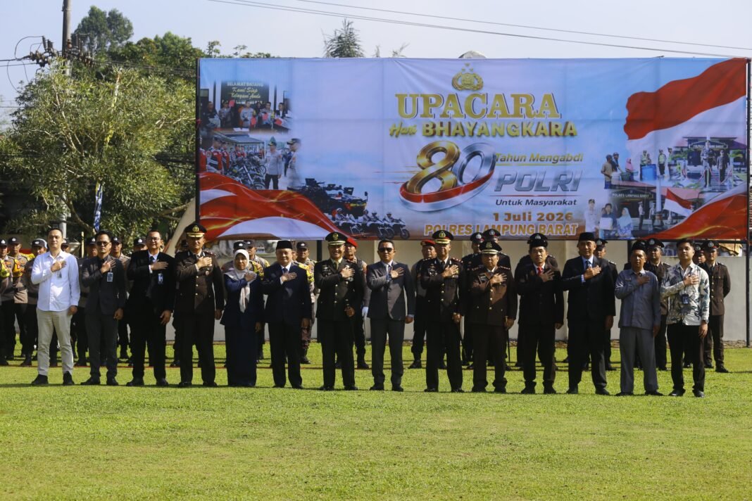 Bupati Parosil Mabsus Berharap Polri Semakin Humanis dan Dekat dengan Masyarakat di Usia ke-80 Bhayangkara Bupati Parosil Mabsus Berharap Polri Semakin Humanis dan Dekat dengan Masyarakat di Usia ke-80 Bhayangkara