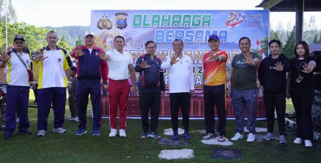 Bupati dan Wakil Bupati Karo Ikuti Olahraga Bersama dalam Rangka HUT Bhayangkara ke-80 Bupati dan Wakil Bupati Karo Ikuti Olahraga Bersama dalam Rangka HUT Bhayangkara ke-80