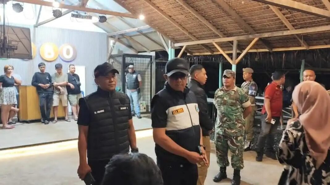 Razia Mengejutkan BNN di Cafe Tabo Binjai! 6 Orang Positif Narkoba, Ada yang Nekat Terobos Petugas Razia Mengejutkan BNN di Cafe Tabo Binjai! 6 Orang Positif Narkoba, Ada yang Nekat Terobos Petugas