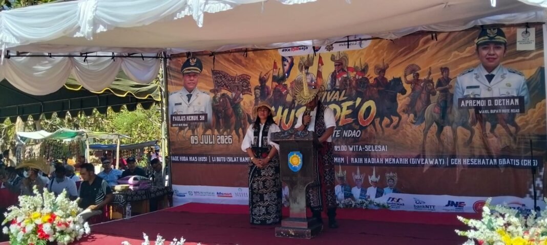 Festival Hus Kuda Ndeo Resmi Digelar, Wabup Rote Ndao Ajak Generasi Muda Jaga Warisan Budaya Festival Hus Kuda Ndeo Resmi Digelar, Wabup Rote Ndao Ajak Generasi Muda Jaga Warisan Budaya