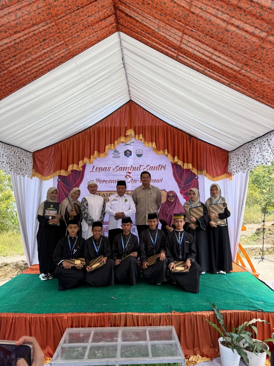 Raih Akreditasi A, Bupati Bantaeng Beri Bantuan Pembangunan Asrama Pesantren An-Nawawi Raih Akreditasi A, Bupati Bantaeng Beri Bantuan Pembangunan Asrama Pesantren An-Nawawi