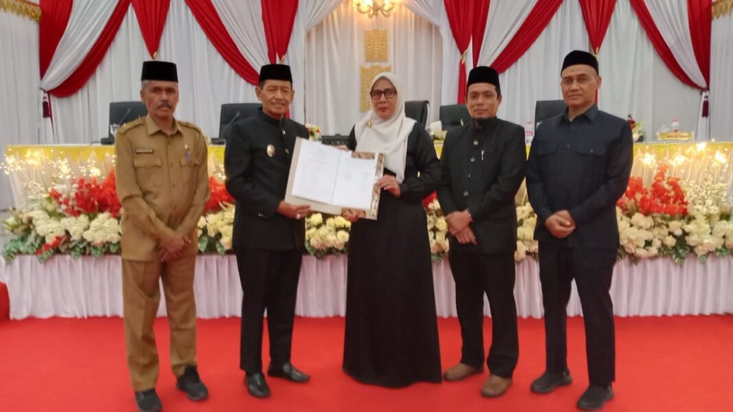 Rapat Paripurna Ke-5 DPRK Sabang Sepakati Rancangan Qanun Pertanggungjawaban APBK 2025 | Kompas.sbs-News Rapat Paripurna Ke-5 DPRK Sabang Sepakati Rancangan Qanun Pertanggungjawaban APBK 2025 | Kompas.sbs-News