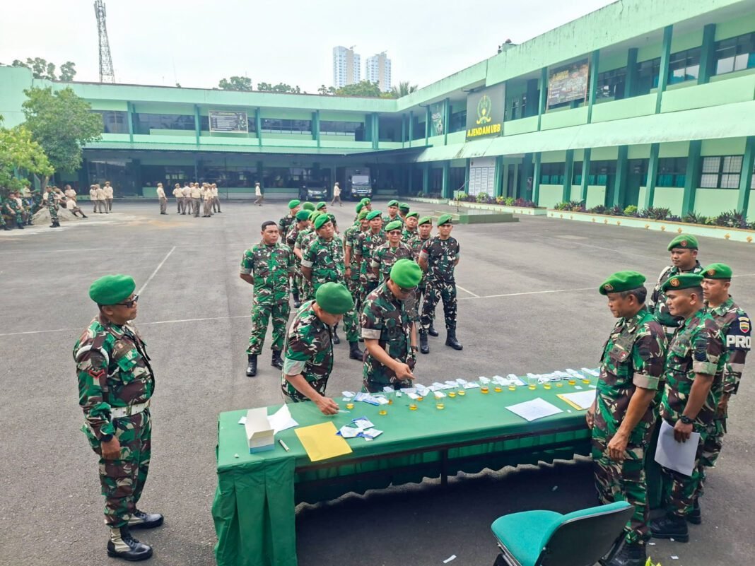 Ajendam I/Bukit Barisan Laksanakan Tes Urine Guna Meminimalisir Penyalahgunaan Narkoba Ajendam I/Bukit Barisan Laksanakan Tes Urine Guna Meminimalisir Penyalahgunaan Narkoba