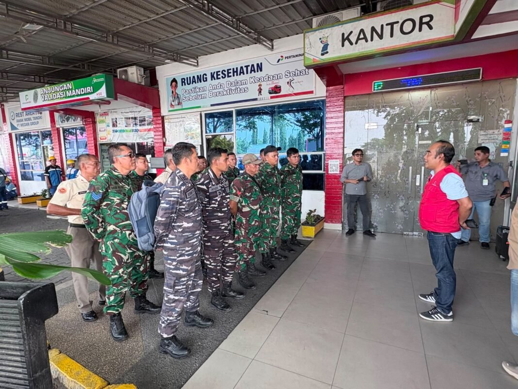 Kolaborasi Jaga Energi Negeri, TNI dan PT Elnusa Petrofin Perkuat Pengamanan Distribusi BBM Kolaborasi Jaga Energi Negeri, TNI dan PT Elnusa Petrofin Perkuat Pengamanan Distribusi BBM