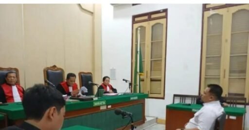 Korupsi Dana Desa untuk Biayai Selir, Eks Kades Serapuh Asli Nazrul Hapis Dituntut 2,5 Tahun Penjara” Korupsi Dana Desa untuk Biayai Selir, Eks Kades Serapuh Asli Nazrul Hapis Dituntut 2,5 Tahun Penjara”