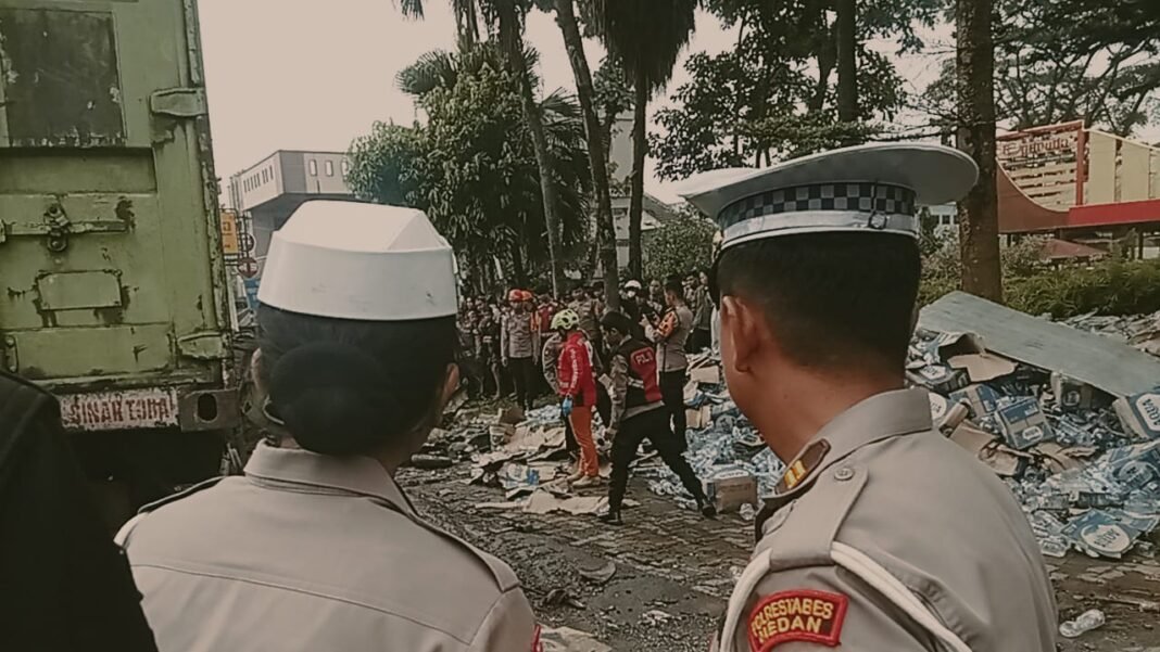 Ingin Menjemput Anaknya Anton Simorangkir Meninggal Dunia Dalam Tabrakan Beruntun di Sibolangit Ingin Menjemput Anaknya Anton Simorangkir Meninggal Dunia Dalam Tabrakan Beruntun di Sibolangit