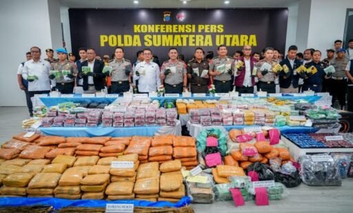 Polda Sumut Ungkap 3.865 Kasus Narkoba Semester I, Amankan 5,3 Ton Barang Bukti & 4.628 Tersangka Polda Sumut Ungkap 3.865 Kasus Narkoba Semester I, Amankan 5,3 Ton Barang Bukti & 4.628 Tersangka