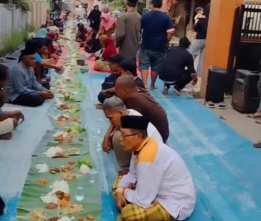 Feri Mustaqim Natawidjaya Doa Bersama dan Papahare Bersama Warga Lampeni Rayakan Ultah Hj,Yuliana Suhandi Feri Mustaqim Natawidjaya Doa Bersama dan Papahare Bersama Warga Lampeni Rayakan Ultah Hj,Yuliana Suhandi
