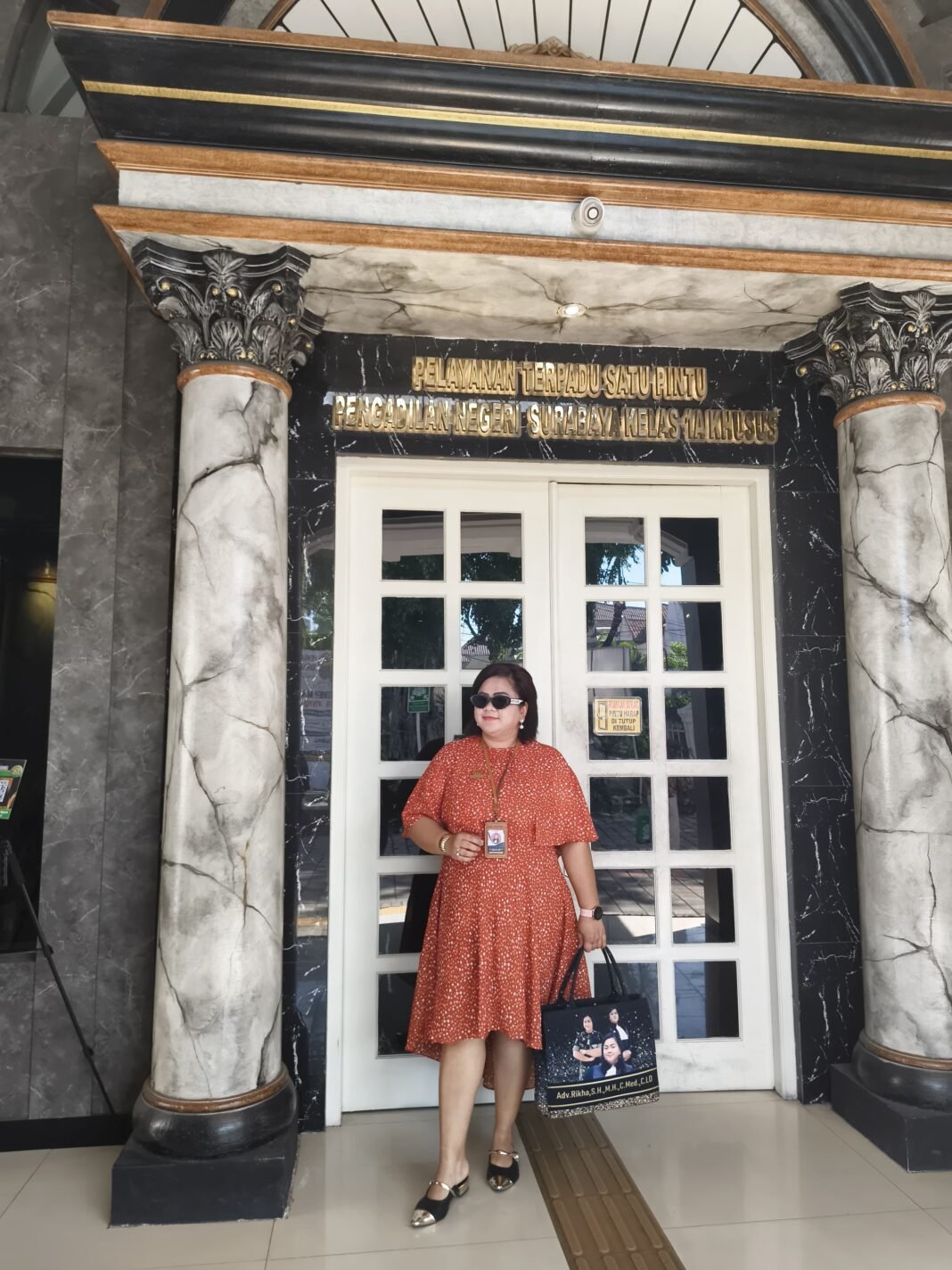 Negara Wajib Menjelaskan Dasar Hukumnya kepada Publik agar Kepercayaan terhadap Peradilan Tetap Terjaga. Negara Wajib Menjelaskan Dasar Hukumnya kepada Publik agar Kepercayaan terhadap Peradilan Tetap Terjaga.