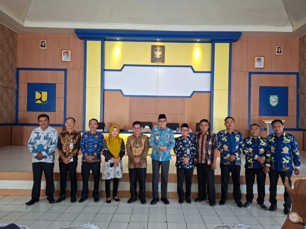 *WAKIL BUPATI KEPAHIANG PIMPIN RAKOR OPD DAN SERTIJAB DINAS PUPR* *WAKIL BUPATI KEPAHIANG PIMPIN RAKOR OPD DAN SERTIJAB DINAS PUPR*