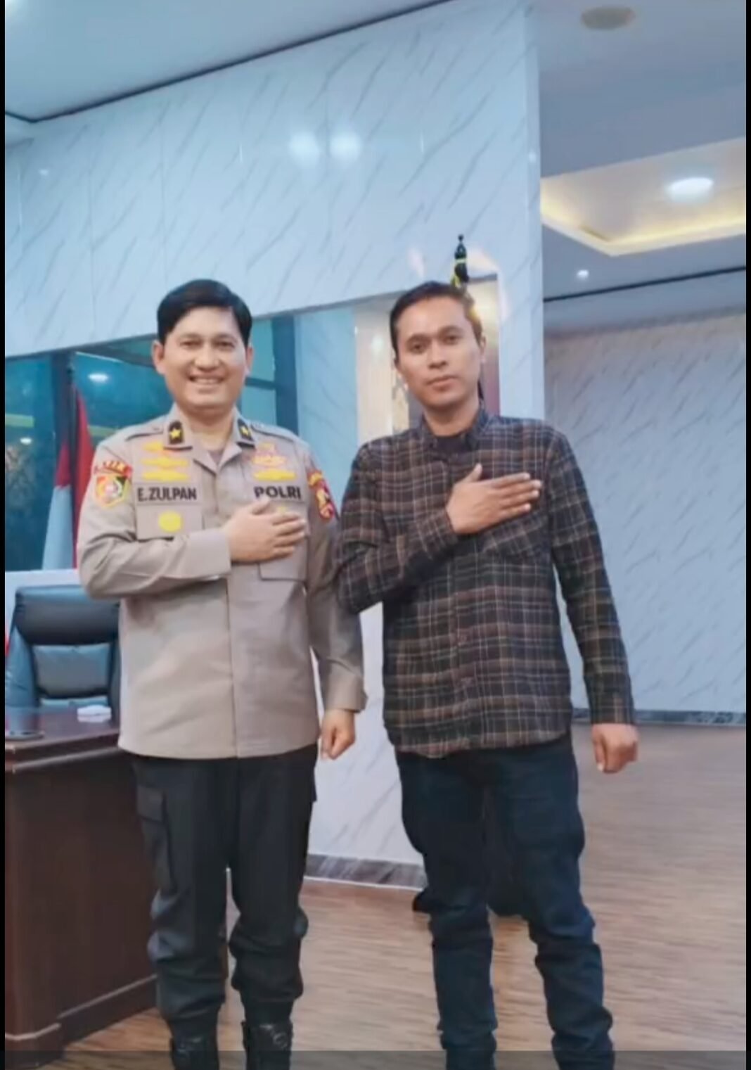 Awak Media Dony Sampaikan Ucapan Selamat Ulang Tahun kepada Brigjen Pol. Dr. Endra Zulfan, S.I.K., M.Si. Awak Media Dony Sampaikan Ucapan Selamat Ulang Tahun kepada Brigjen Pol. Dr. Endra Zulfan, S.I.K., M.Si.