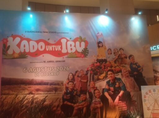 Saat Anak Mengajarkan Arti Cinta kepada Orang Tua,”Kado untuk Ibu” Siap Menjadi Film Keluarga Tahun 2026 Saat Anak Mengajarkan Arti Cinta kepada Orang Tua,”Kado untuk Ibu” Siap Menjadi Film Keluarga Tahun 2026