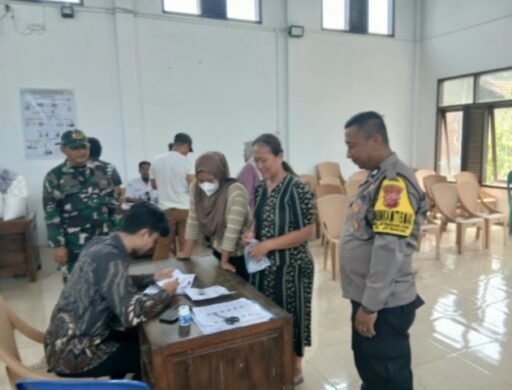 Sinergi TNI-Polri Pastikan Penyaluran Bantuan Pangan Bulog di Wilayah Jatibarang Berjalan Aman dan Lancar Sinergi TNI-Polri Pastikan Penyaluran Bantuan Pangan Bulog di Wilayah Jatibarang Berjalan Aman dan Lancar